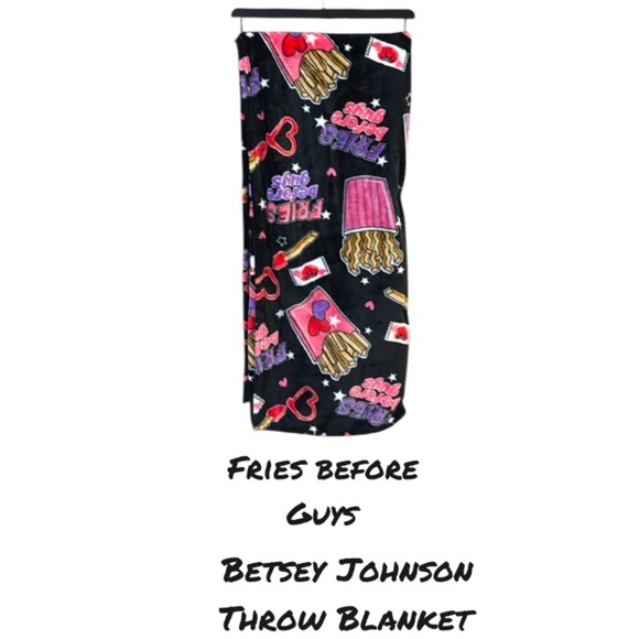 Betsey Johnson Fries before Guys Blanket Throw Galantine’s Valentine Day cozy 🍟 - Picture 7 of 7